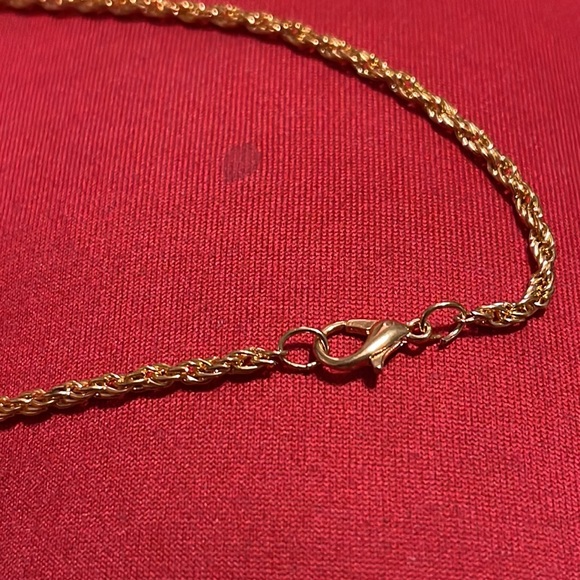 Necklace 24” Chain 14 KT GOLD OVERSS UNIQUE EMBLEM WDiamond like stones circle - Picture 6 of 6